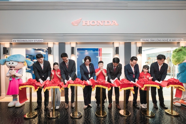 Ra mắt sân chơi ‘Trung tâm Công nghệ xe máy điện Honda’ dành cho trẻ em - Ảnh 1.