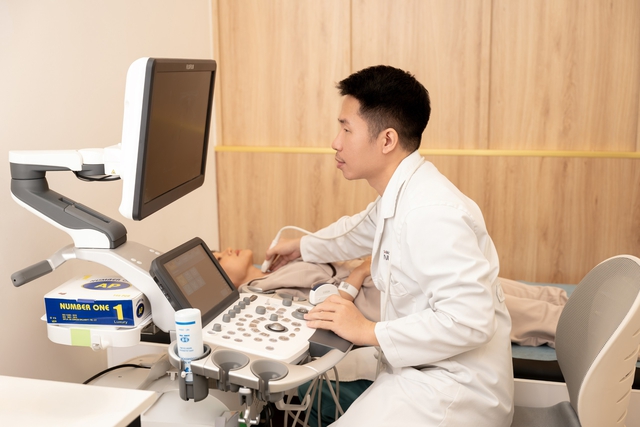 Người phụ nữ 48 tuổi ph&aacute;t hiện ung thư v&uacute; 7 mm d&ugrave; kh&ocirc;ng c&oacute; triệu chứng - Ảnh 3.