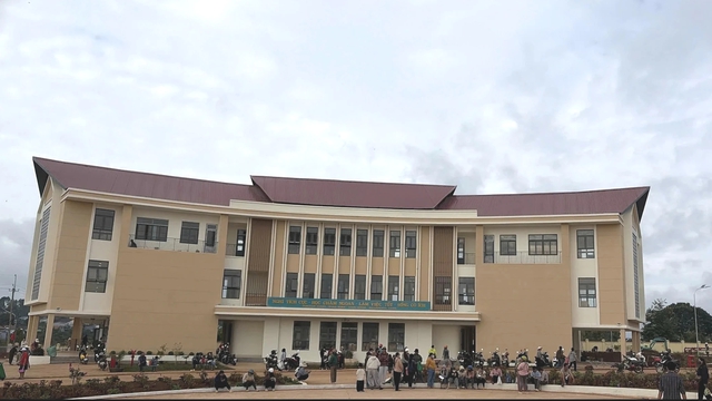Lâm Đồng lên kế hoạch chuẩn bị khai giảng trong mưa trường vùng biên giới - Ảnh 1.