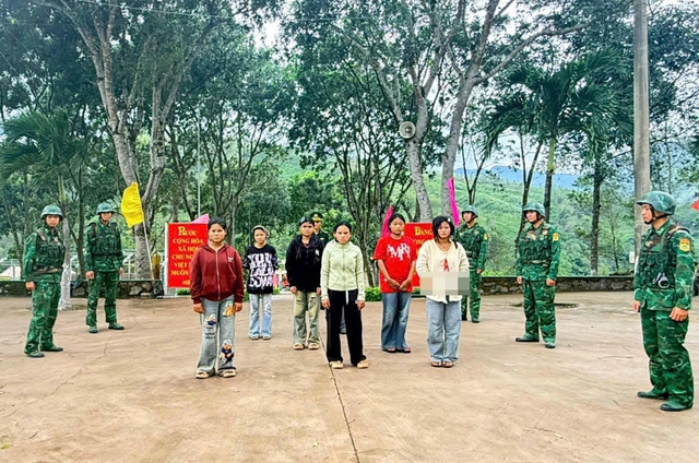 Từ 2 người không giấy tờ, lộ đường dây đưa người nhập cảnh 'lậu' vào Việt Nam- Ảnh 2.