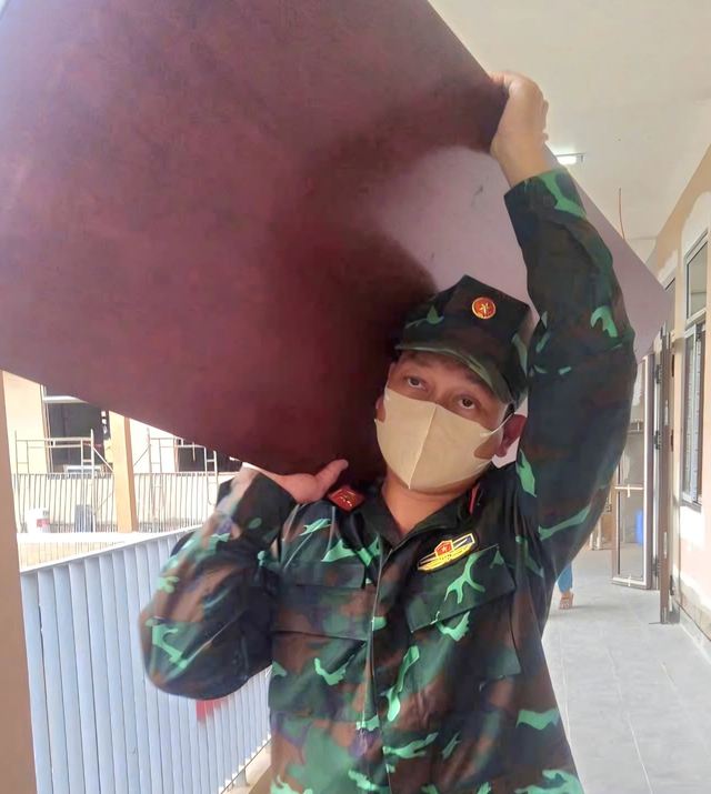 Đ&agrave; Nẵng: Thầy c&ocirc; trường miền n&uacute;i 'chạy đua' lo chỗ học, chỗ ở cho học sinh- Ảnh 5.