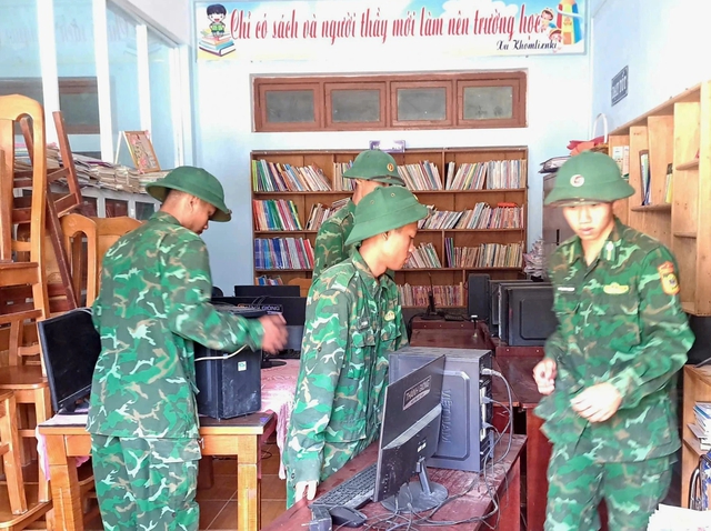 Đ&agrave; Nẵng: Thầy c&ocirc; trường miền n&uacute;i 'chạy đua' lo chỗ học, chỗ ở cho học sinh- Ảnh 4.