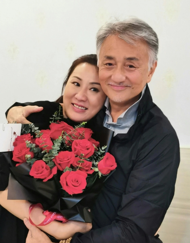 'Đệ nhất mỹ nam' từng bị TVB tẩy chay, phải đóng phim cấp 3 giờ ra sao? - Ảnh 2.