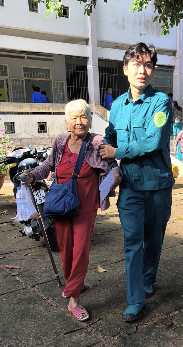 Hành trình đầy yêu thương đến với đồng bào Chăm- Ảnh 5.