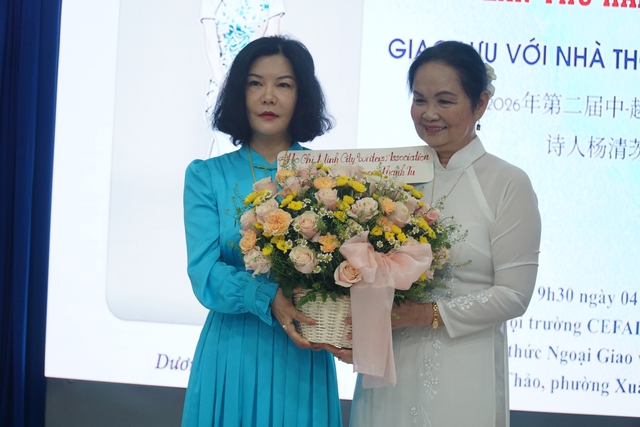 Ấm áp tình văn chương Việt - Trung- Ảnh 2.