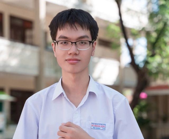 Chân dung thủ khoa 108,33 điểm trúng tuyển ngành 100 điểm cao nhất cả nước - Ảnh 1.
