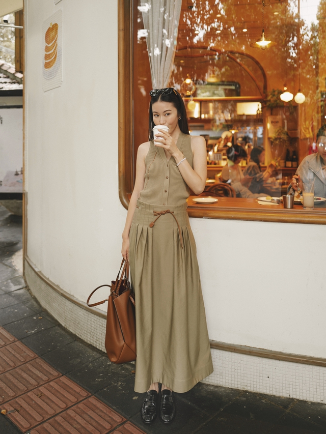 Mang theo cả thế giới trong chiếc túi xách oversized - Ảnh 3.