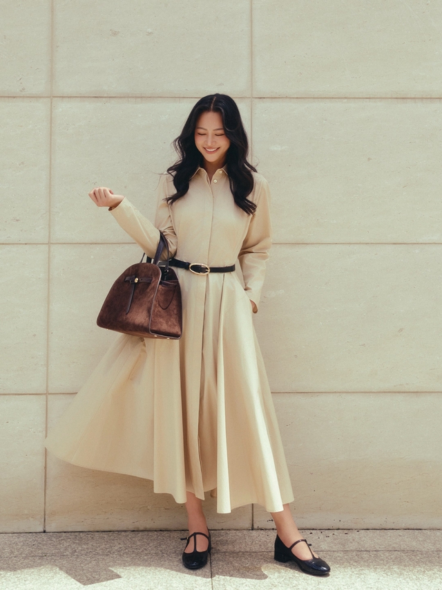 Mang theo cả thế giới trong chiếc túi xách oversized - Ảnh 1.