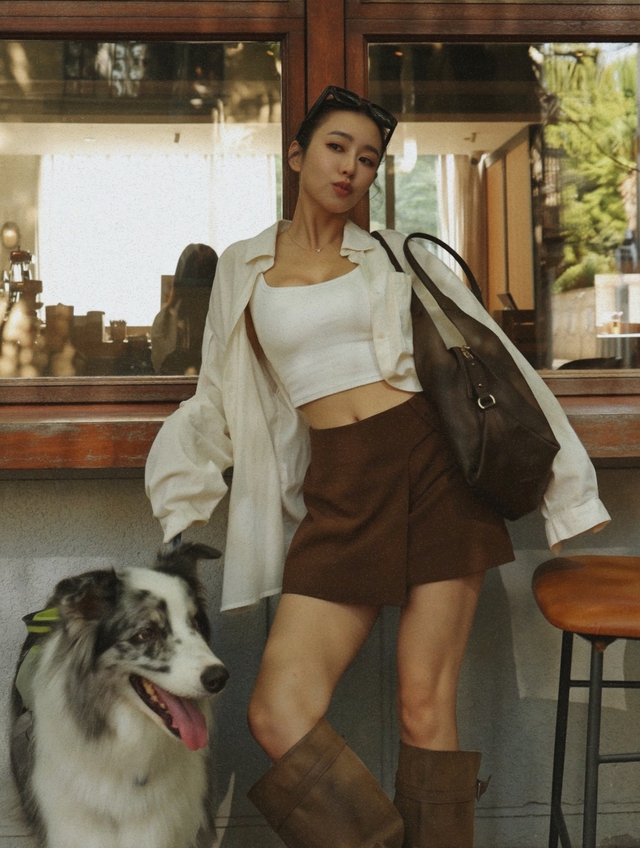 Mang theo cả thế giới trong chiếc túi xách oversized - Ảnh 5.