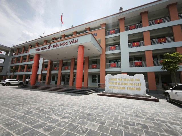 Ngôi trường 245 tỉ mang tên PETROVIETNAM trên biên cương Phong Thổ bước vào năm học mới - Ảnh 5.