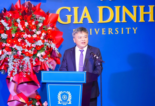 Trường ĐH Gia Định công bố quyền hiệu trưởng mới tại lễ khai giảng - Ảnh 1.