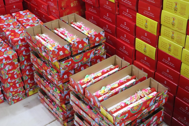 G&aacute;c lại c&ocirc;ng việc lương 30 triệu đồng/th&aacute;ng, vợ chồng trẻ nối nghiệp l&agrave;m đ&egrave;n cầy cưới - Ảnh 5.