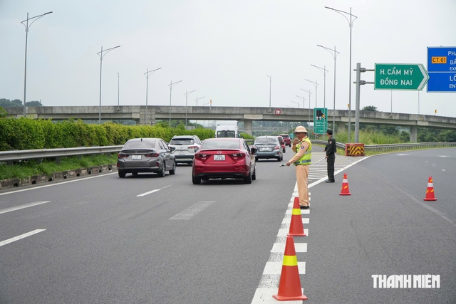 Xe chạy chậm dưới mức tối thiểu trên cao tốc bị phạt thế nào? - Ảnh 2.