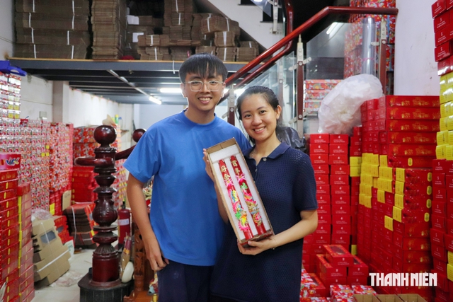 G&aacute;c lại c&ocirc;ng việc lương 30 triệu đồng/th&aacute;ng, vợ chồng trẻ nối nghiệp l&agrave;m đ&egrave;n cầy cưới - Ảnh 4.