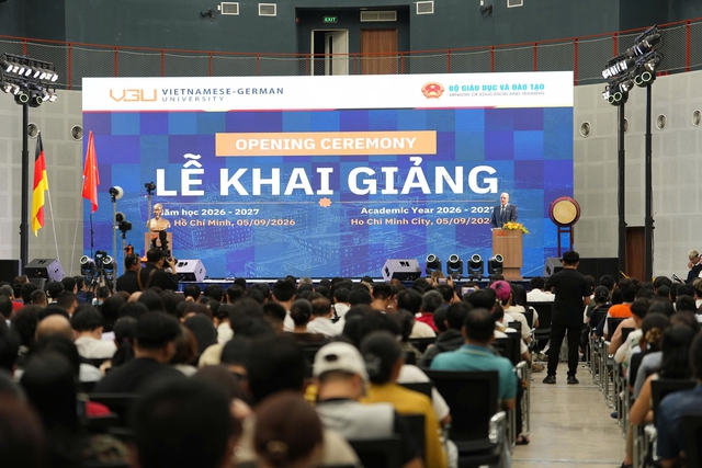 Gần 900 t&acirc;n sinh vi&ecirc;n Trường ĐH Việt Đức khai giảng năm học 2026-2027 - Ảnh 1.