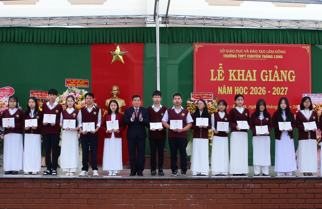 Laam Đồng: Gần 5 tỉ đồng tiếp sức học sinh khó khăn đến trường- Ảnh 2.