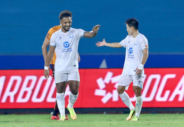 Bảng xếp hạng V-League mới nhất: Nam Định ‘đỉnh nóc kịch trần’, HAGL rơi thẳng xuống đáy- Ảnh 1.
