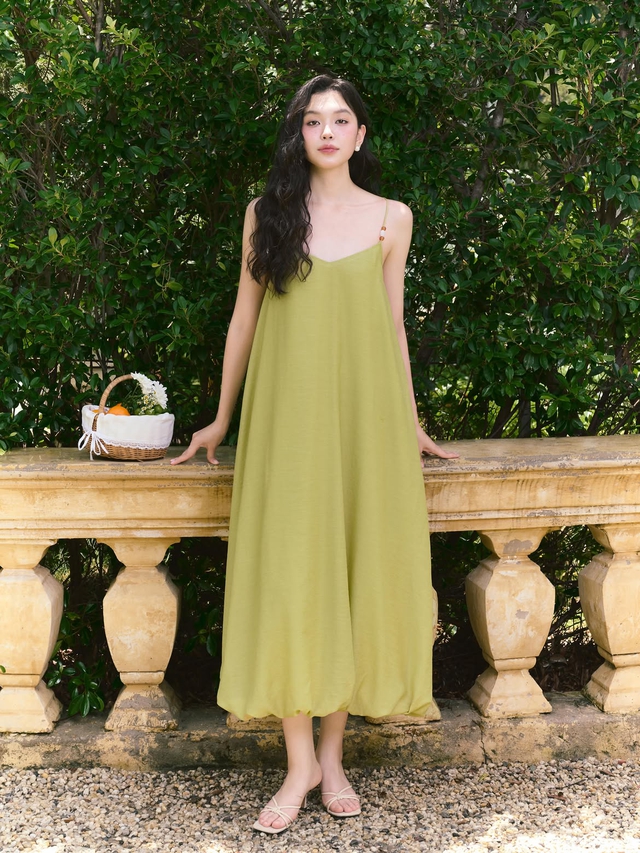 Xuống phố nhẹ tênh cùng đầm hai dây- Ảnh 4.