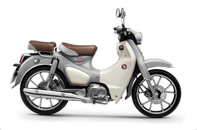 Honda Super Cub 2026 chính hãng 'khan hàng', cửa hàng bên ngoài hét giá hơn 100 triệu - Ảnh 1.