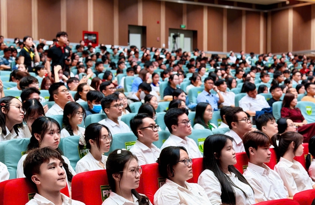 Top 10 trường THPT có nhiều học sinh trúng tuyển Trường ĐH Y khoa Phạm Ngọc Thạch - Ảnh 1.
