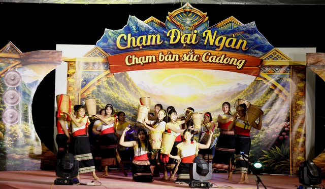Đêm chợ phiên Sơn Tây Thượng: Nơi đại ngàn lên tiếng gọi…- Ảnh 7.