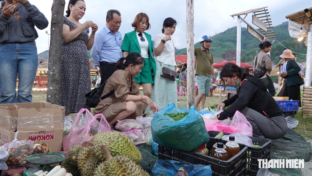Đêm chợ phiên Sơn Tây Thượng: Nơi đại ngàn lên tiếng gọi…- Ảnh 4.