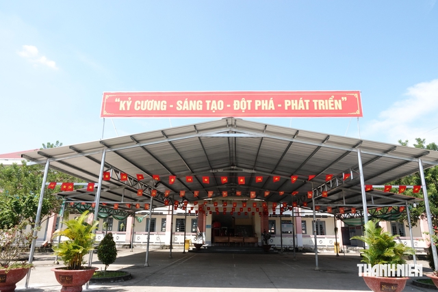 Từ người thầy g&aacute;nh đất l&agrave;m đường đến 'phum s&oacute;c của những nh&agrave; gi&aacute;o' - Ảnh 5.