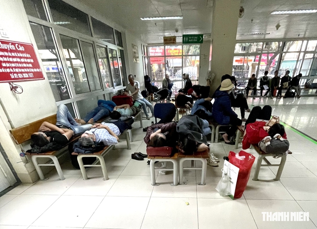 Doanh nghiệp nợ, trốn phí BHYT, ai chi trả khám chữa bệnh cho người lao động?- Ảnh 1.