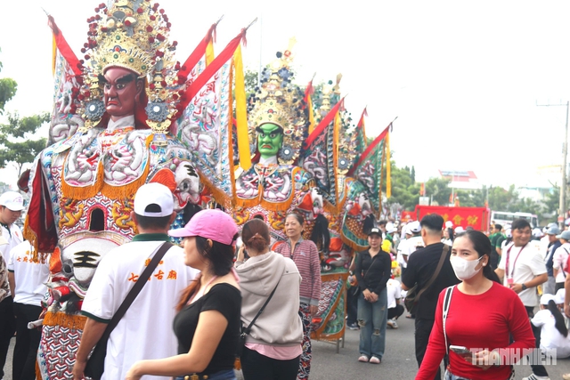 Rộn ràng Lễ hội Nghinh Ông của người Hoa ở Phan Thiết- Ảnh 3.