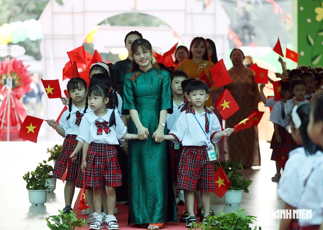 Sau sắp xếp trường học: Cơ hội để nhà giáo khẳng định giá trị của mình - Ảnh 1.