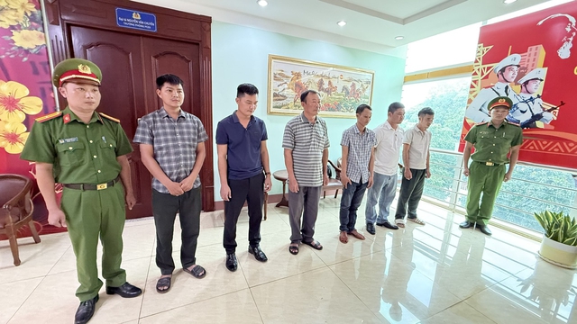 9 cán bộ bảo vệ rừng Đắk Lắk bị khởi tố, lộ chuyện nhận tiền hằng tháng- Ảnh 1.