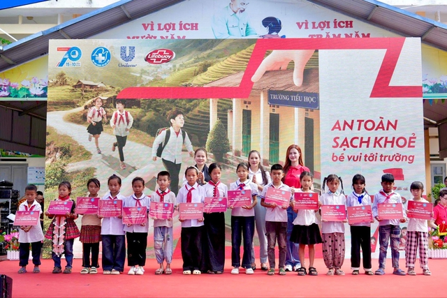 Lifebuoy chung tay tiếp sức trẻ em, trở lại trường sạch khỏe, an toàn - Ảnh 2.