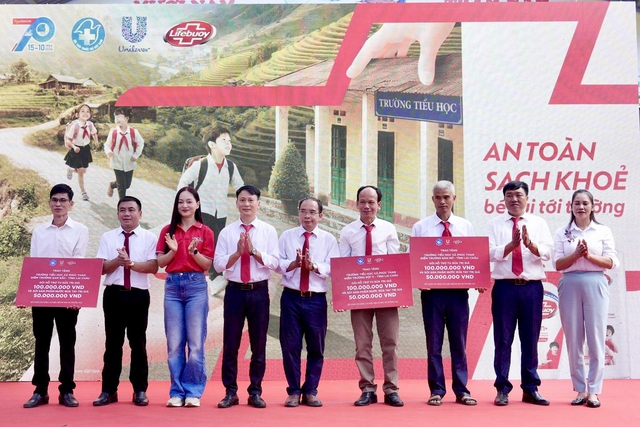 Lifebuoy chung tay tiếp sức trẻ em, trở lại trường sạch khỏe, an toàn - Ảnh 3.