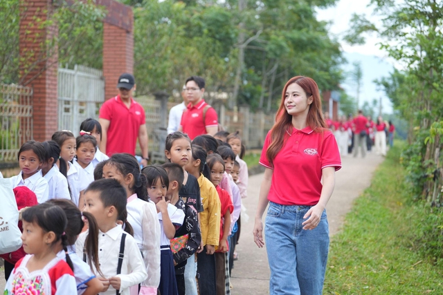 Lifebuoy chung tay tiếp sức trẻ em, trở lại trường sạch khỏe, an toàn - Ảnh 4.