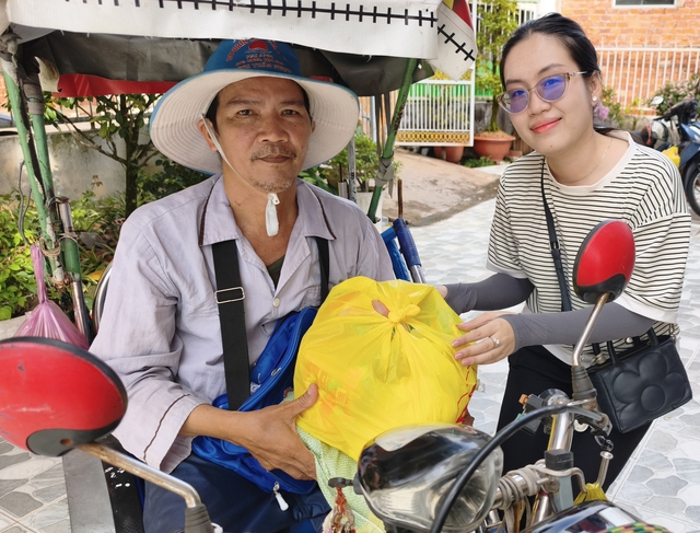 Những phần quà nhỏ, ấm tình người ở Sa Đéc- Ảnh 1.