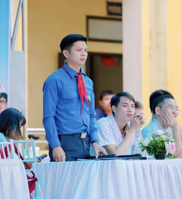 Chưa lập gia đình, chàng trai 29 tuổi vẫn tự tin đại diện nhà gái phát biểu - Ảnh 4.