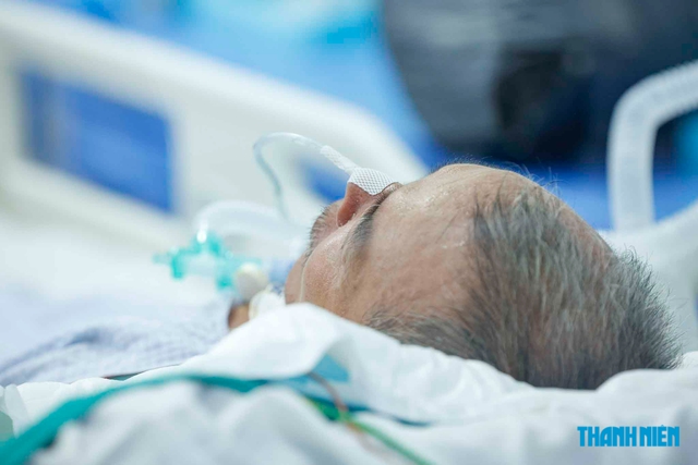 Giảm chi tiền túi người bệnh cho y tế, Bộ Y tế tìm giải pháp tài chính - Ảnh 1.