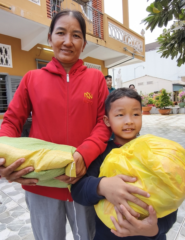 Những phần quà nhỏ, ấm tình người ở Sa Đéc- Ảnh 3.
