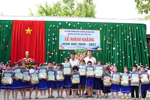 Japfa Việt Nam đồng hành cùng 1.000 học sinh đến trường- Ảnh 1.