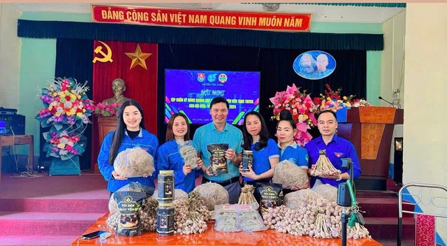 Nữ cán bộ Hội làm điều đặc biệt để thanh niên vùng biên bám đất, làm giàu - Ảnh 1.