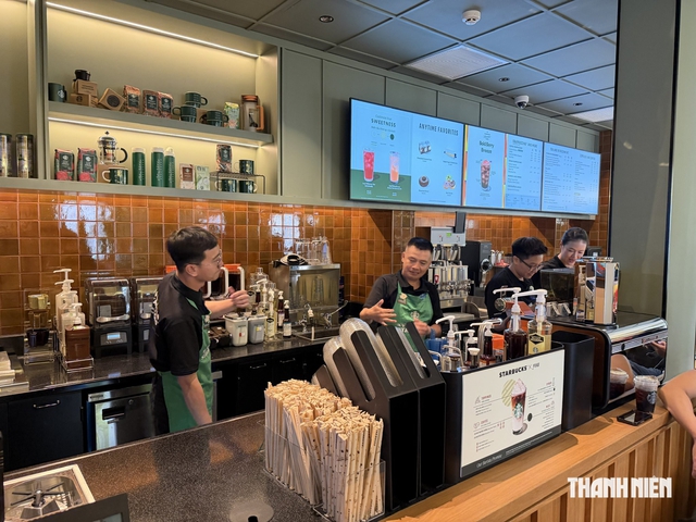 Starbucks mở cửa h&agrave;ng 'n&uacute;p' hẻm đầu ti&ecirc;n ở TP.HCM- Ảnh 3.