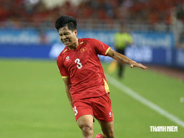 Đội tuyển Việt Nam buộc phải chia tay hậu vệ số 1 Văn Vĩ tại FIFA ASEAN Cup, ông Kim đau đầu- Ảnh 1.
