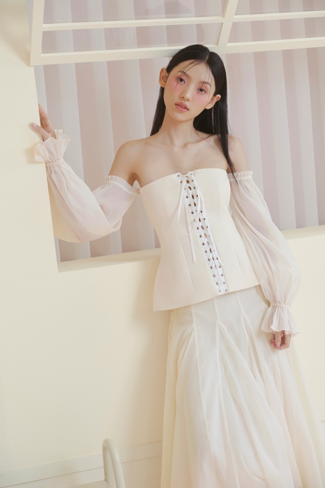 Diện &aacute;o corset tưởng kh&oacute; m&agrave; dễ, mặc đi l&agrave;m hay đi chơi đều hợp - Ảnh 2.