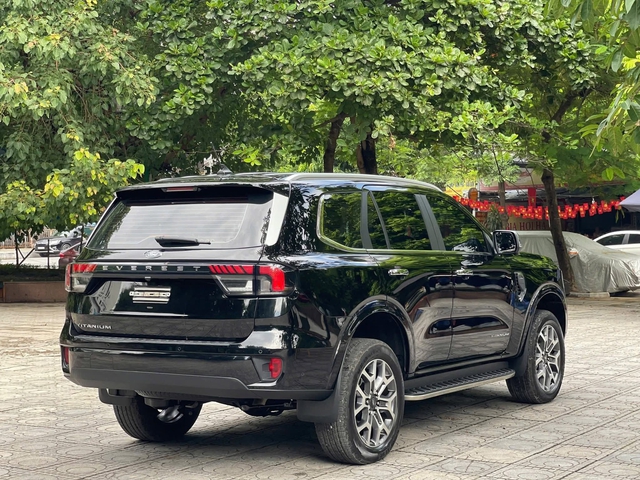 Ford Everest c&oacute; phải mẫu SUV 7 chỗ giữ gi&aacute; nhất sau 3 năm sử dụng? - Ảnh 2.