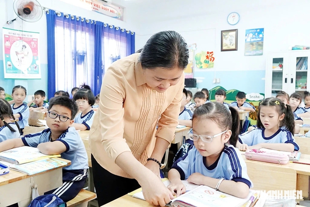 Bộ Nội vụ hướng dẫn tinh giản bi&ecirc;n chế hiệu trưởng, ph&oacute; hiệu trưởng sau sắp xếp- Ảnh 1.