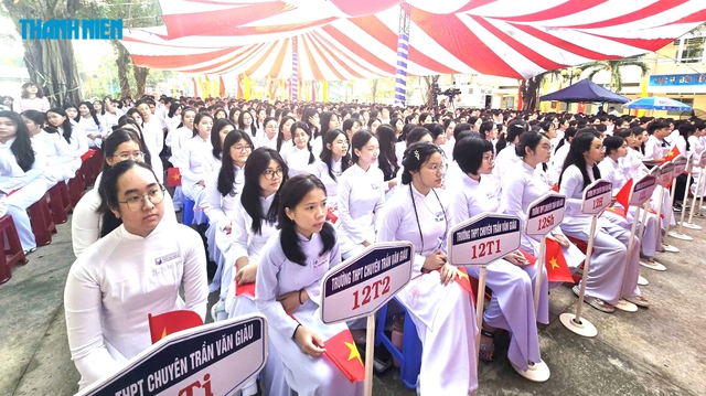 Tây Ninh: Cấm thu tiền đầu năm học ngay cả khi phụ huynh có đề xuất - Ảnh 1.