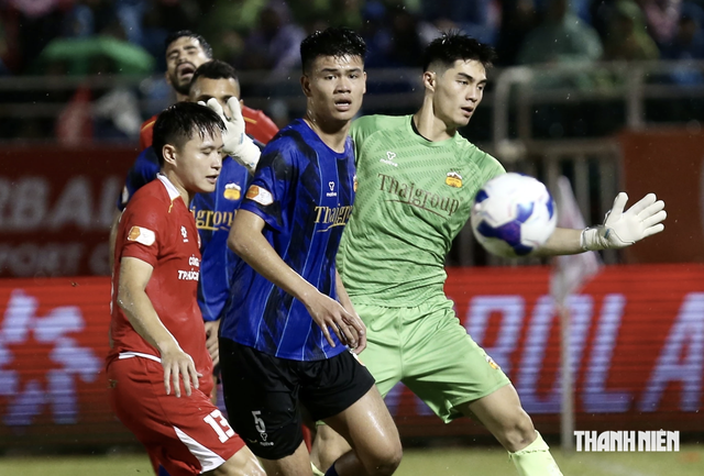 Nhà vô địch ASEAN Cup đơn độc gánh HAGL đua trụ hạng: Phép thử bản lĩnh- Ảnh 2.