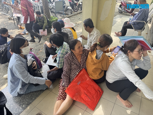 Trung ương chỉ đạo nóng vụ 'cò' làm hồ sơ đất đai nhanh hơn người dân- Ảnh 1.