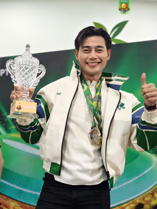 Diễn vi&ecirc;n Lợi Trần từ giải đấu 'C&ugrave;ng con đi tiếp cuộc đời' đến v&ocirc; địch World Cup Pickleball- Ảnh 2.