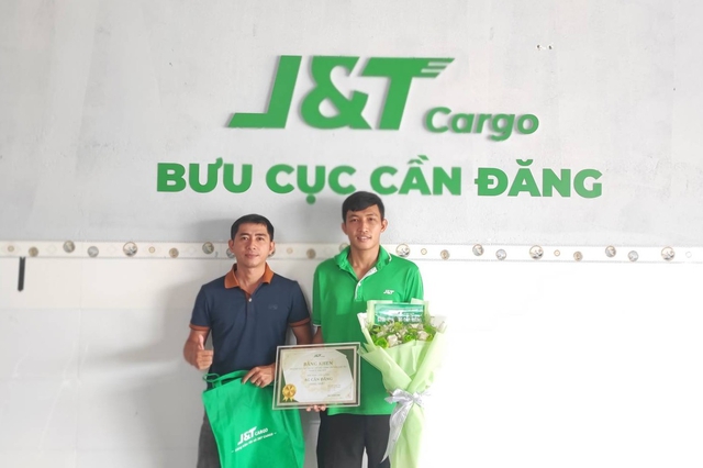 J&T Cargo vinh danh bưu cục đối t&aacute;c xuất sắc tại khu vực ph&iacute;a nam - Ảnh 2.
